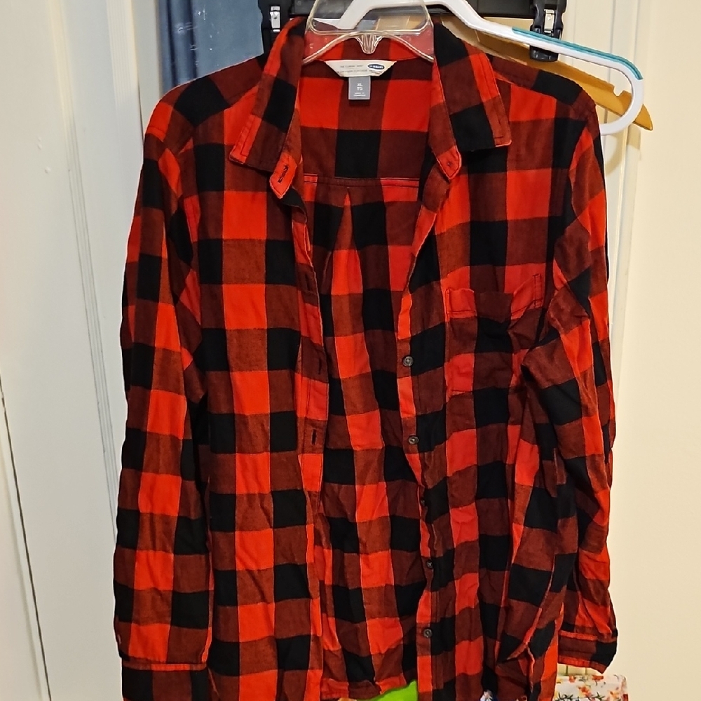 Old Navy Red and Black Plaid Button-Up Shirt